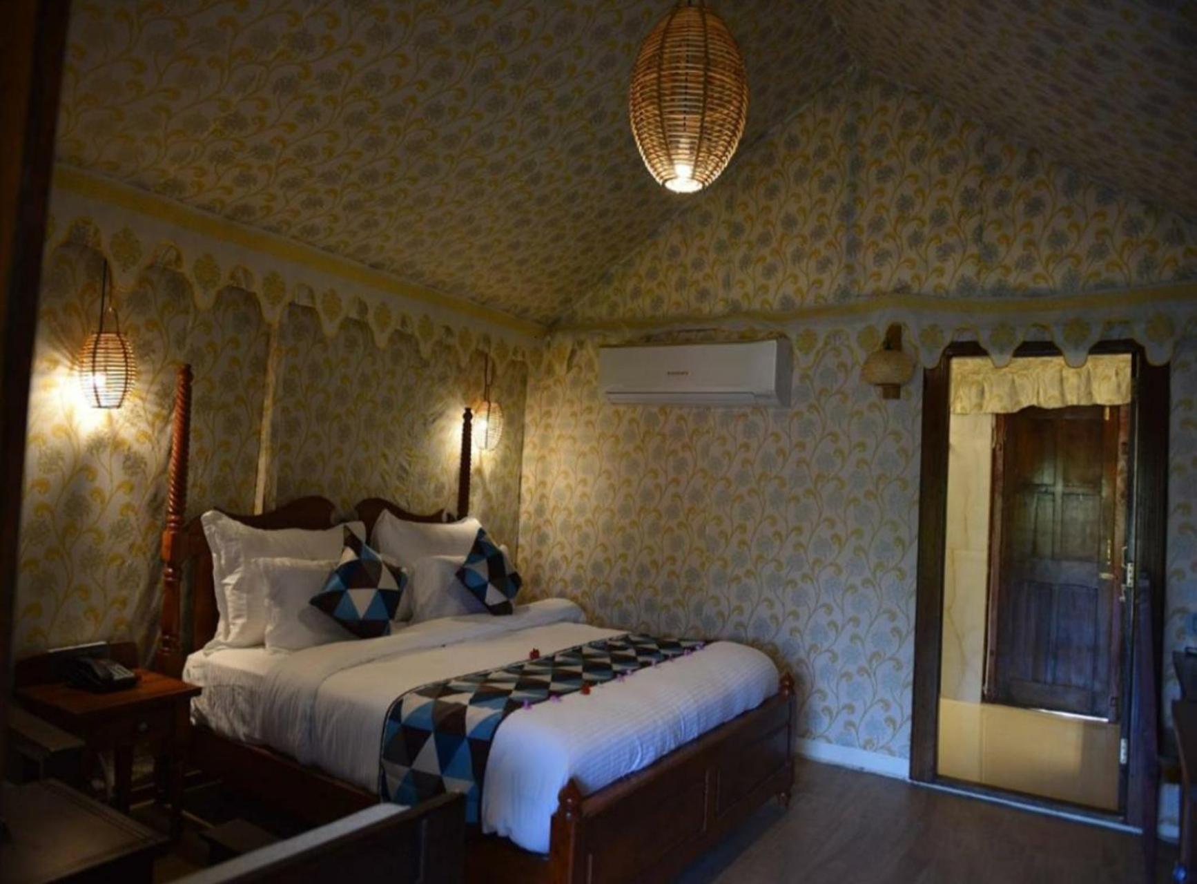 Desert Safari Camp Luxury tent